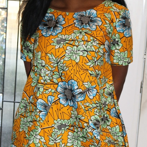 Ankara shift dress with side zippers and pockets - Picture 1 of 5
